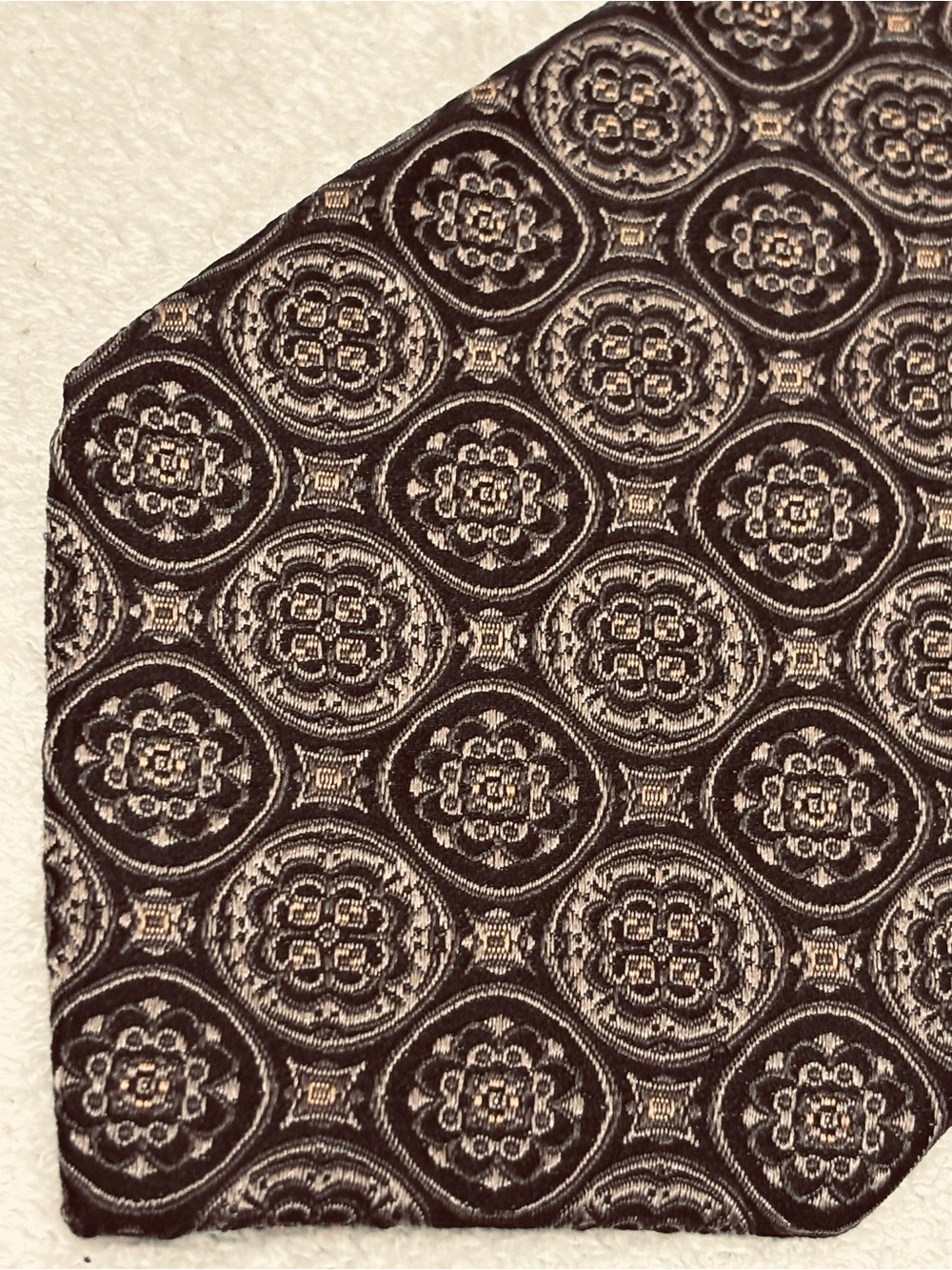 Brand New Stylish Tie By Anything But Monday - Tie Width Is 3 1/2 Inches